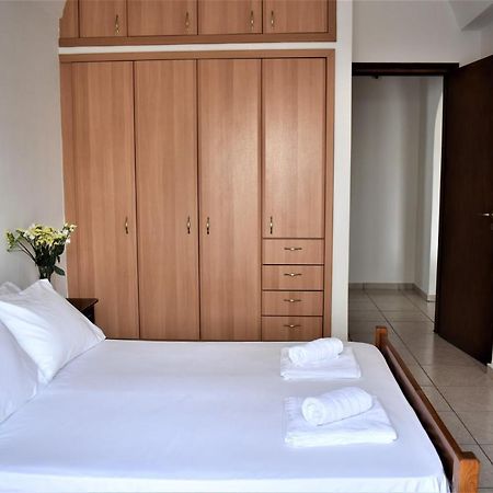Emorfia Apartment Kamári エクステリア 写真
