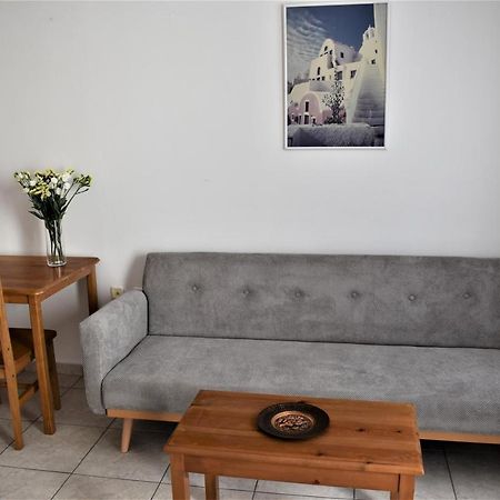 Emorfia Apartment Kamári エクステリア 写真