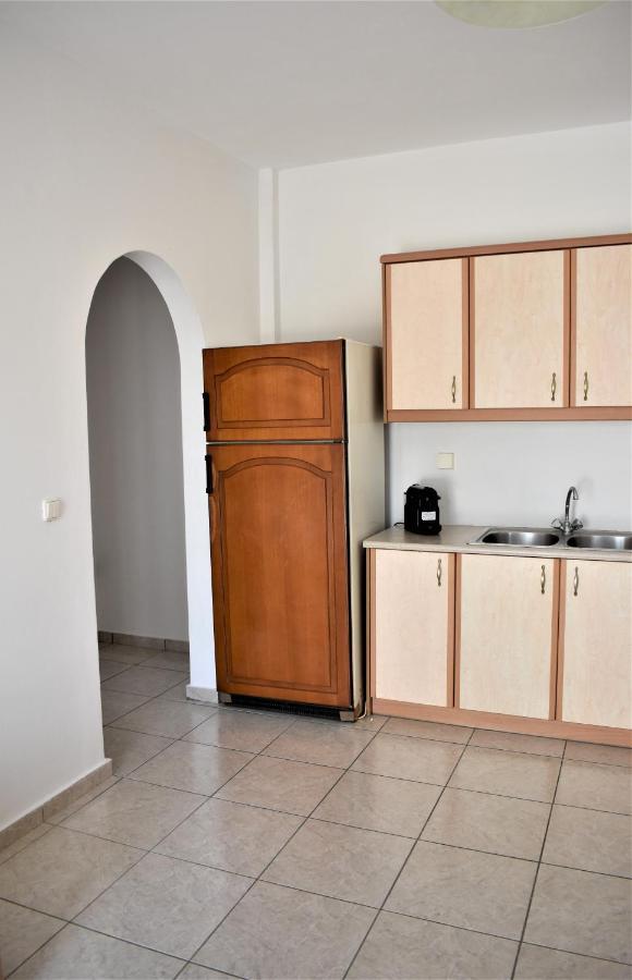 Emorfia Apartment Kamári エクステリア 写真