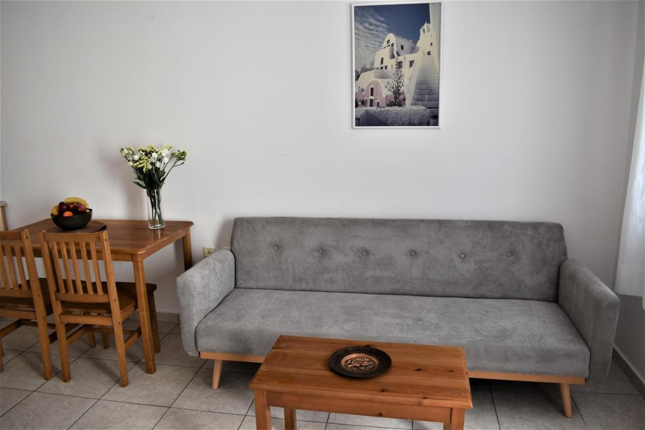 Emorfia Apartment Kamári エクステリア 写真