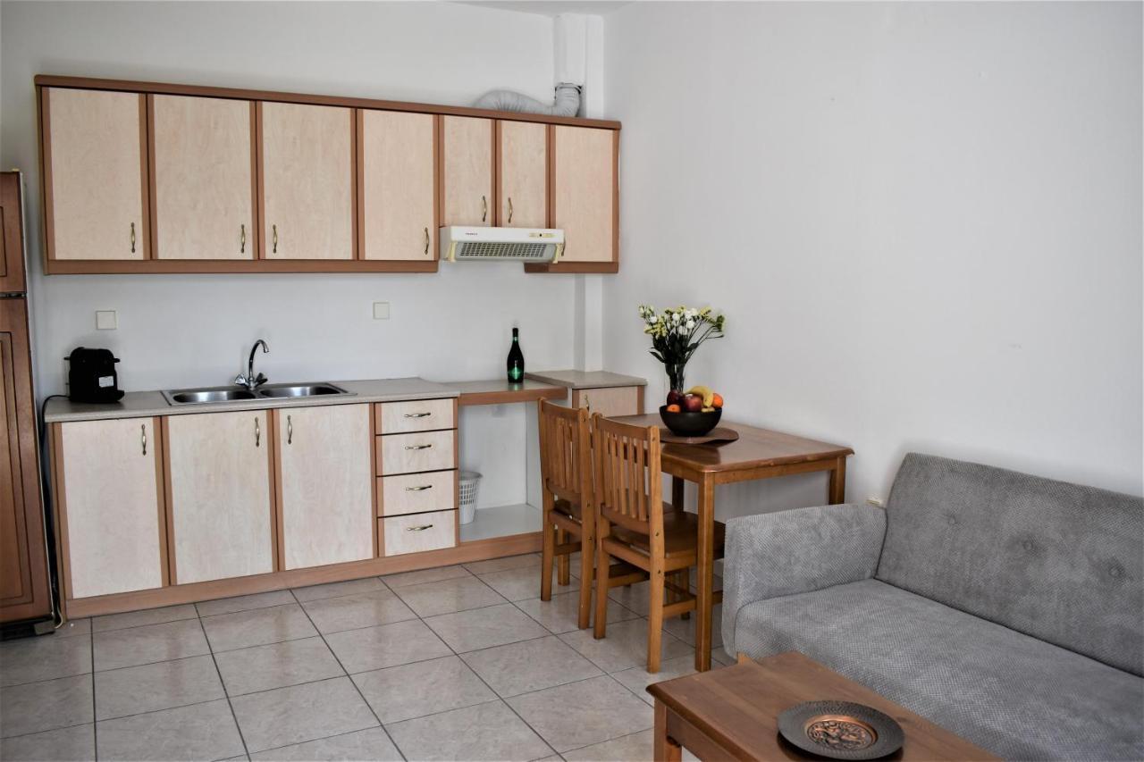 Emorfia Apartment Kamári エクステリア 写真