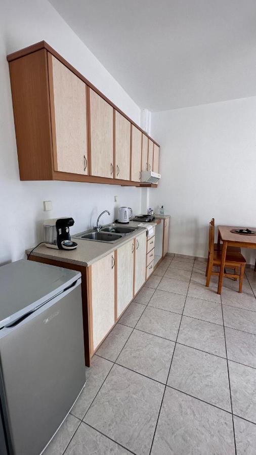 Emorfia Apartment Kamári エクステリア 写真